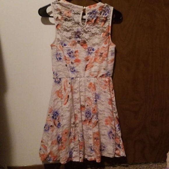 Floral Dress - Picture 4 of 5